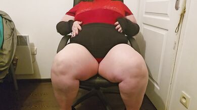 That French BBW office freak clenched her big tits while fingering herself