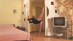 Flexy Teens featuring Alla's blonde gymnast scene