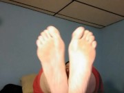 Bbw with her 12 w feet