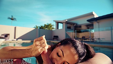 COCO BAE POOLSIDE BLOWJOB