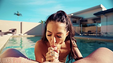 COCO BAE POOLSIDE BLOWJOB