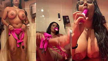 Sexy brunette masturbates with her vibrating dildo after giving her a good blowjob