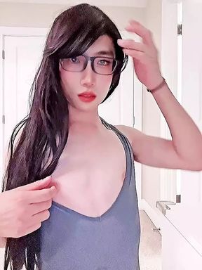 Asian sissy Eva try on the swimming suit