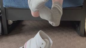 Converse shoe play and removal