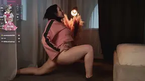 Amateur solo girl flexes her yoga body in panties