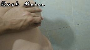 depois de uma sessao de fist em sua buceta fa lactante vai tomar banho. - rock maiaa
