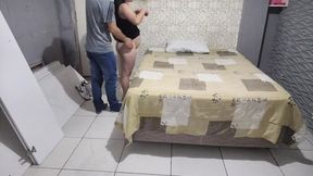 casada gravida com vestido apertado entra na rola e gera grande creampie gozada