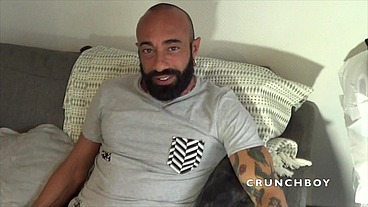salope baisé par la trz grosse bite d'un sex daddy