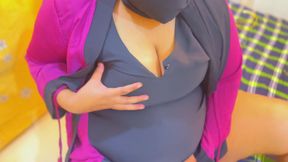 Irani Arab MILF Hot Stepmom Masturbation in Hotel Room and Hotel Guy Saw Her and He Start Handjob