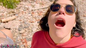 threesome ,two sluts thirsty for yellow piss, drink more than 3 liters in public, argentinian national park!!