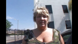 Zakar hitam besar Tyler Knight menumbuk pantat Velicity Von hingga orgasme