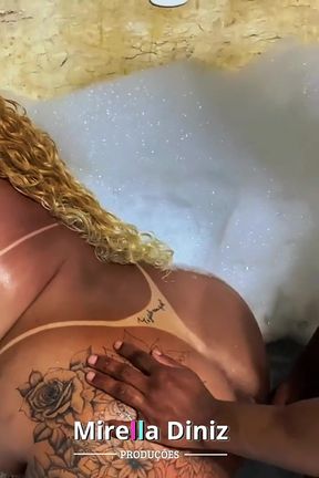 Tia Camilla Loves Good Company