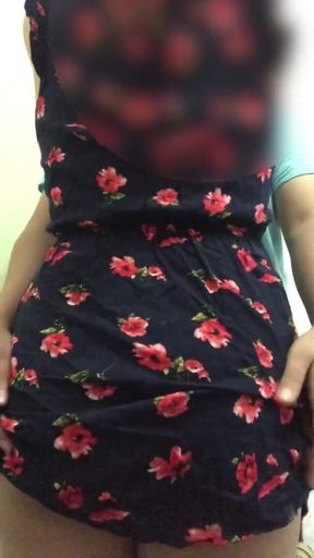 I Seduce a Delivery Man by Letting Him Use My Bathroom