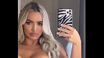 Lindsey Pelas Sexy