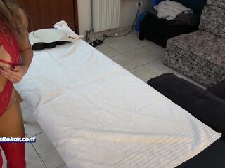 Stepmom Acquiesced to Be the Massage Model to Show How Fingering the Vagina Properly