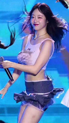 Big-titted K-pop fan bounces her tits