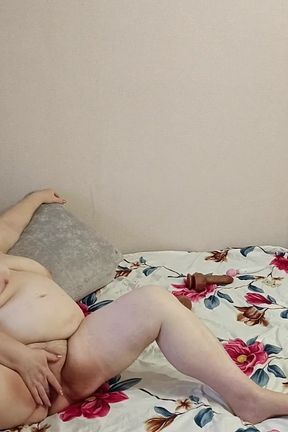 Stepmom's Morning Started with Big Pussy Masturbation