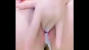 Lồn e ra nước rồi ai b&uacute_ gi&uacute_p em với chứ em chịu kh&ocirc_ng nỗi nữa rồi