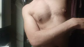 I'm searching someone to have love with, please contact me