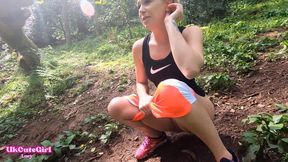 I Had to Wee Outside While You Watched: Desperate Out Jogging - WMV