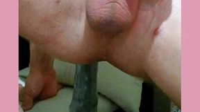 i got a healthy dildo in my broken prolapse and i cum without using my hands