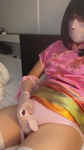Sis-k on Pink Chinese Dress Try on Three Size of Anal Plug Ep3: Plugged and Fapping
