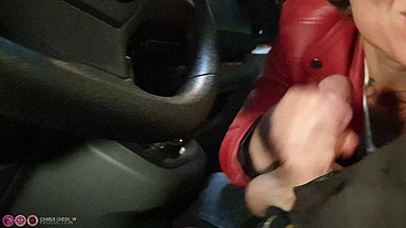 Souvenir porno : baise en voiture et exhib au bord de l'eau