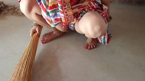 भाभी झाड़ू लगा रही थी देवर ने कोने में लेजाकर चोद दिया