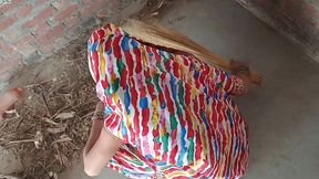 भाभी झाड़ू लगा रही थी देवर ने कोने में लेजाकर चोद दिया