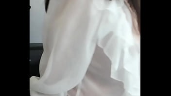 Cochonne avec mon Plug en verreV&ecirc_tue de blanc, une allure d&#039_ange, je fais ma ...