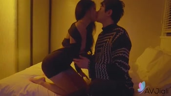 Xian’erai Fucks Her New Make-up Artist