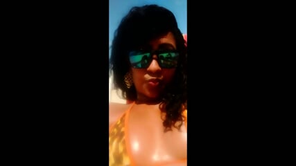Jacqueline Lima mamando