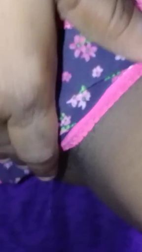 Rubbing My Pussy Threw My Knickers