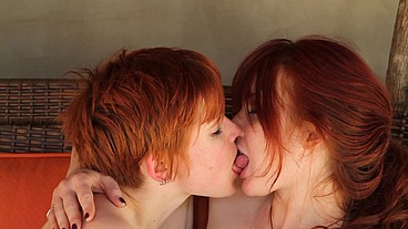 Veronica Ricci and Lily Cade: Lesbian Sex with Orgasm