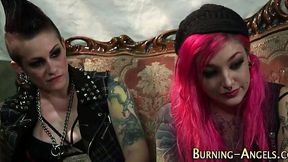 Punk slut fingers herself to ecstasy