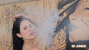 FUMANDO E FUDENDO NO PELO COM STELA SELEGATTO