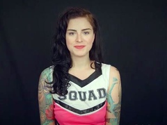 Molly Darling - Cheerleader Gets Gunged On Gameshow