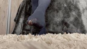 GIRL RIPPING HER SMELLY PANTYHOSE - MOV Mobile Version