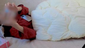 【個人撮影】ベッドでAVを見ながらオナニー♡気持ちよくて濡れすぎちゃった♡素人のリアルオナニー♡日本人女性♡