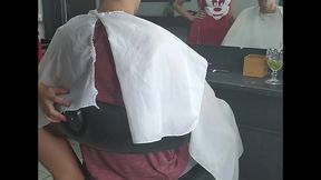 no salao de beleza cortei cabelo de cliente de vestidinho sem calcinha - pernocas