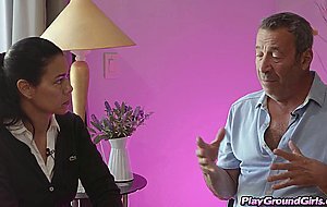 Chelsea and Pierce splashes cum onto Aubrey