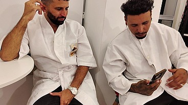 Dois irmãos safadão massagista pegou anã e fudeu gostoso