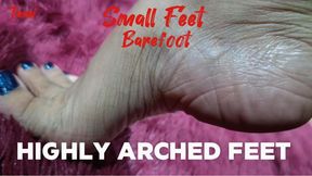 Don't be distracted by anything other than my pronounced arches (4)
