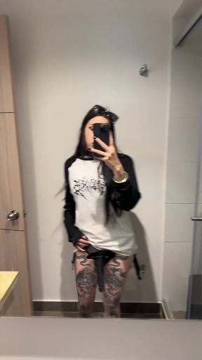Athletic amateur with big tits and a black ass goes pro in her solo