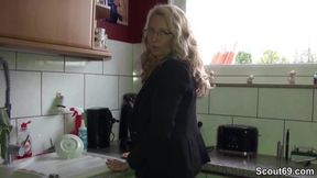 Geile Deutsche MILF mit Mega Titten fickt mit ihrem Chef