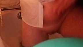 Piscio dentro la vasca da bagno