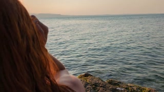 I asked a stranger to put me some sunscreen on a nudist beach