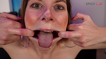 Do-it-yourself: Belgian anal turism with Alice Maze