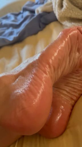 Greasy oily feet pt 1