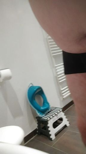 Piss, Toilette and Cock Closeup